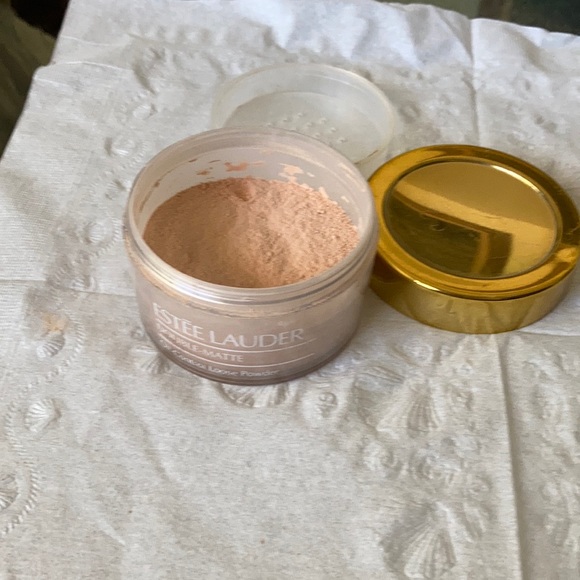 Estee Lauder Other - Estée Lauder loose powder